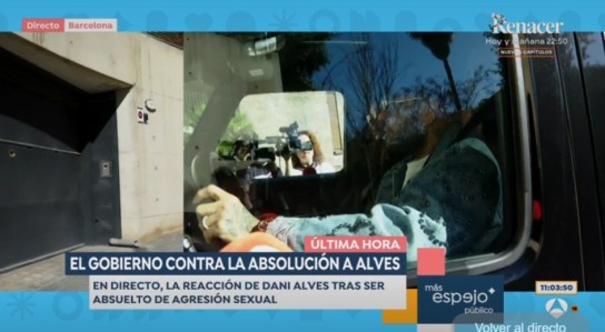 世體：阿爾維斯妻子宣布懷孕 官宣前兩人被拍到會面&神情嚴(yán)肅