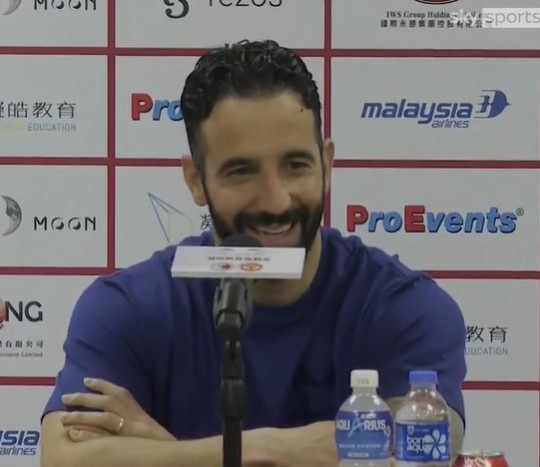 阿莫林：奧比的發(fā)揮非常出色，今晚我對所有孩子們表現(xiàn)都非常滿意