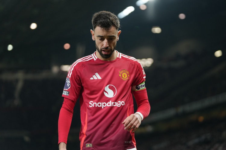 記者：新月滿足了B費的所有要求，目前球員和他的家人手握決定權(quán)