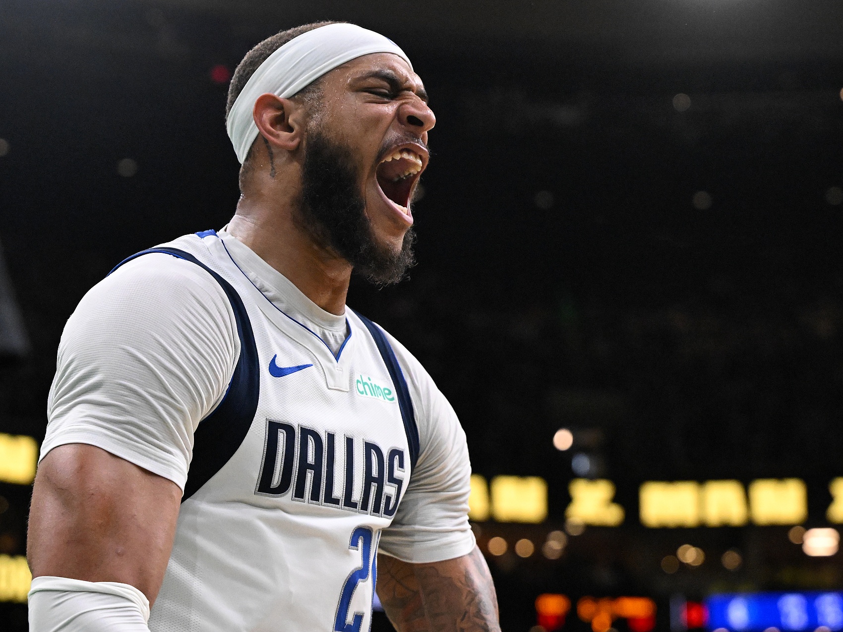 湖記：湖人目前關注的中鋒球員包括克拉克斯頓和加福德等人??