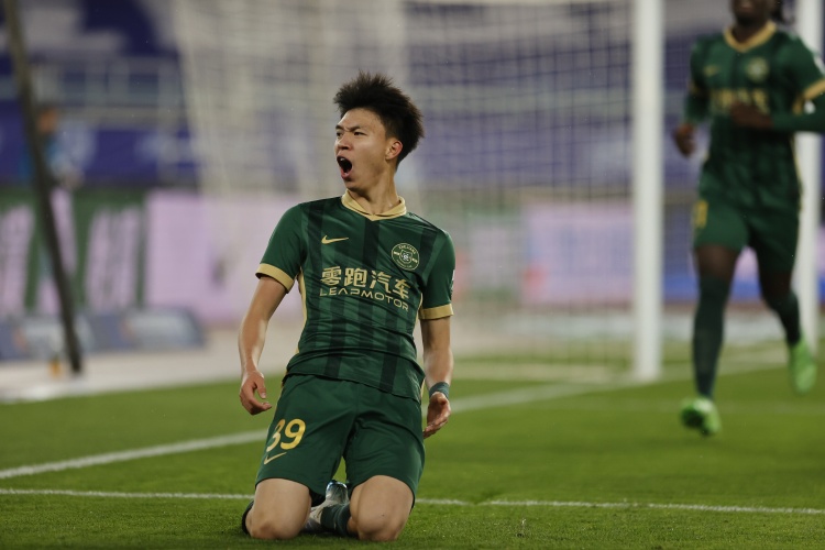 浙江隊副總談王鈺棟留洋：目標肯定是歐洲，歐洲好的聯(lián)賽好的球隊