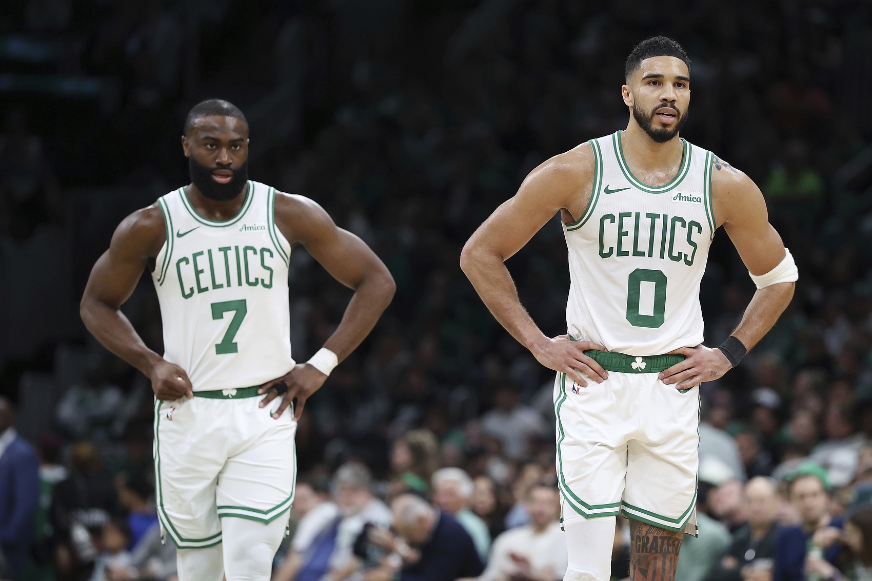 美記：塔圖姆和布朗是并駕齊驅(qū)的核心 他們今夏應(yīng)該不會離開綠軍