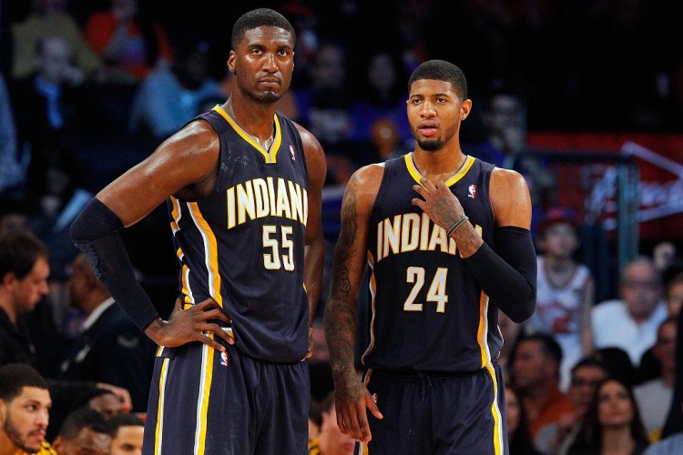 ??希伯特：某天更衣室進(jìn)了大老鼠 我和喬治跳上椅子抱在一起