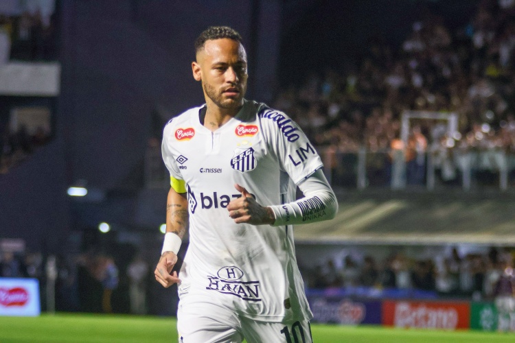 合同薪資1600萬(wàn)??TNT：內(nèi)馬爾右腳踝輕微扭傷，缺席桑托斯訓(xùn)練