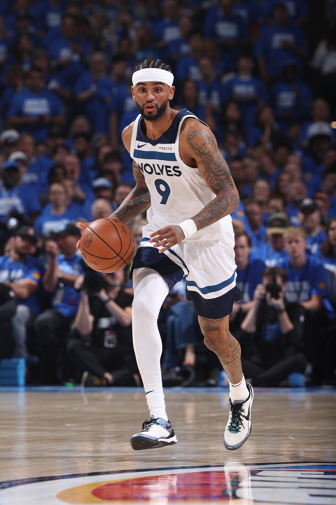 合同到期&本賽季431萬！Stein：亞歷山大-沃克可能會受到強烈追捧