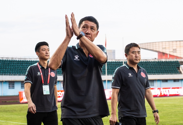 廣州豹客場4-2大逆轉重回第三，黎兵：這是廣州豹最需要的精氣神