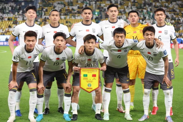 足球報(bào)談國(guó)足客戰(zhàn)印尼三要素：強(qiáng)度、韌勁、信心