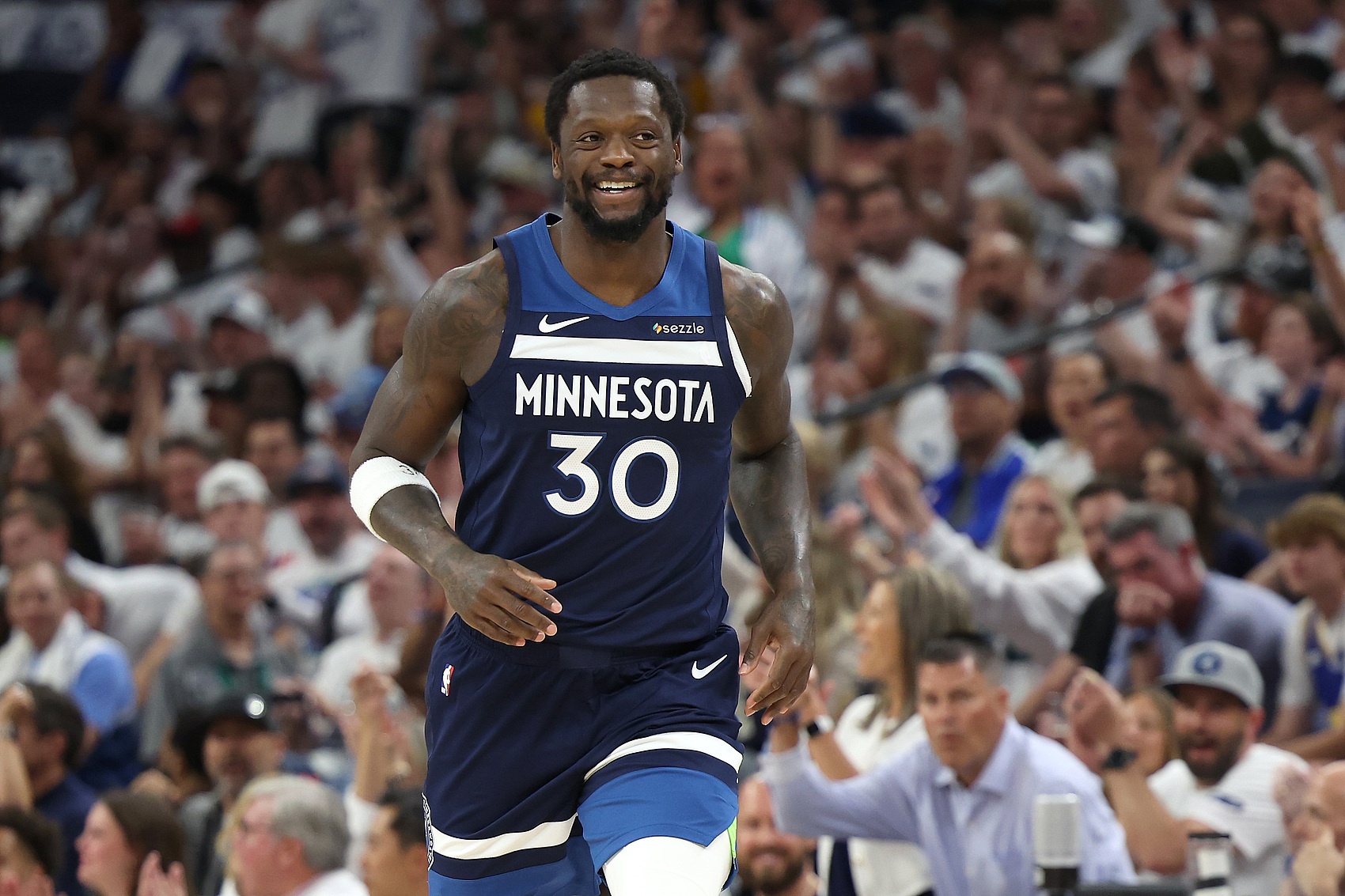 3094萬~蘭德爾需在6月30日前決定是否執(zhí)行球員選項 可簽4年1.94億