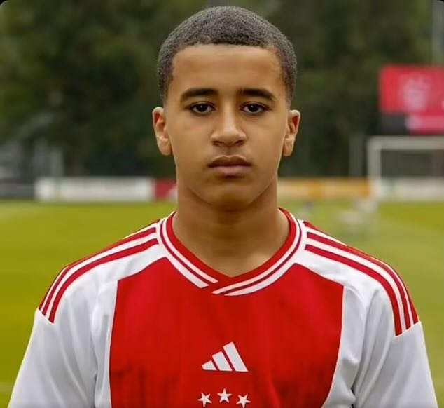 記者：皇馬有意阿賈克斯16歲中場瓦扎內(nèi)，已進(jìn)行初步接觸