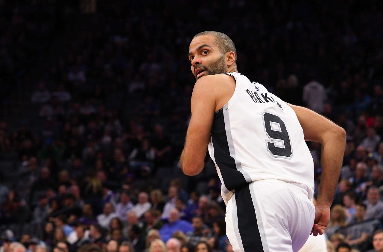 曾2-0領(lǐng)先！武圣：12年被雷霆連扳4場全都怪帕克 他不傳球