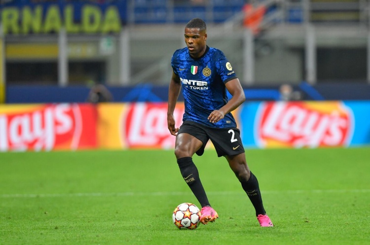 斯內(nèi)德：一年前鄧弗里斯曾想要離開國米，但如今他是球迷們的偶像