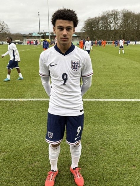 羅馬諾：曼城即將簽下謝周三15歲前鋒卡達(dá)馬特里