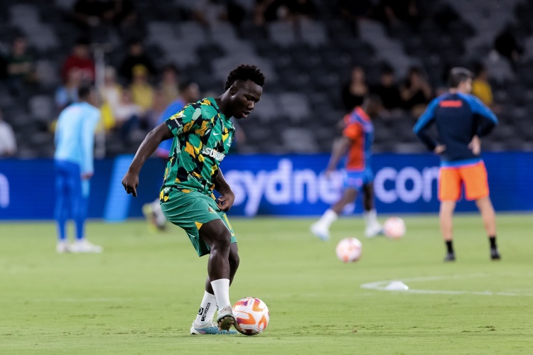 記者：拜仁計(jì)劃帶19歲伊蘭昆達(dá)參加世俱杯，但今夏仍打算將其外租