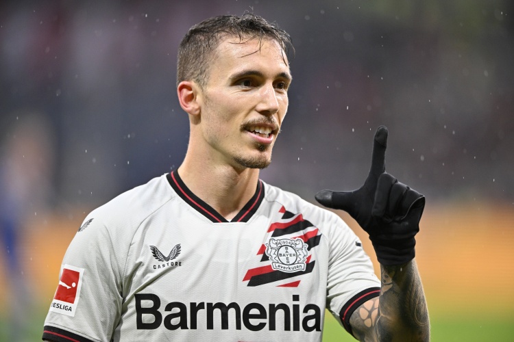 世體：格里馬爾多解約金不到2000萬歐，皇馬、巴薩都在關注他