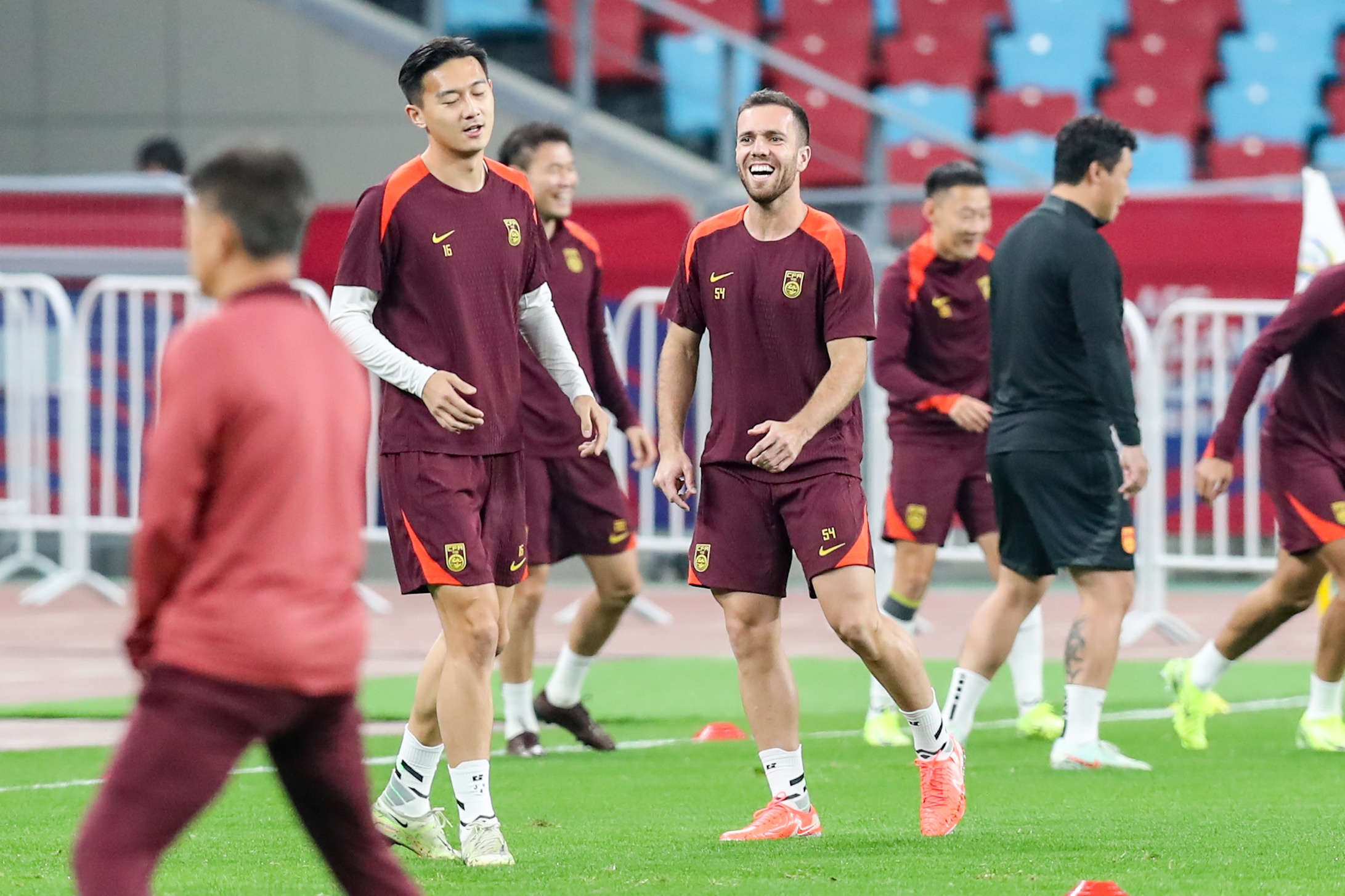 馬德興：雅加達(dá)氣溫其實(shí)并不高，國(guó)足面臨最主要問(wèn)題是濕度