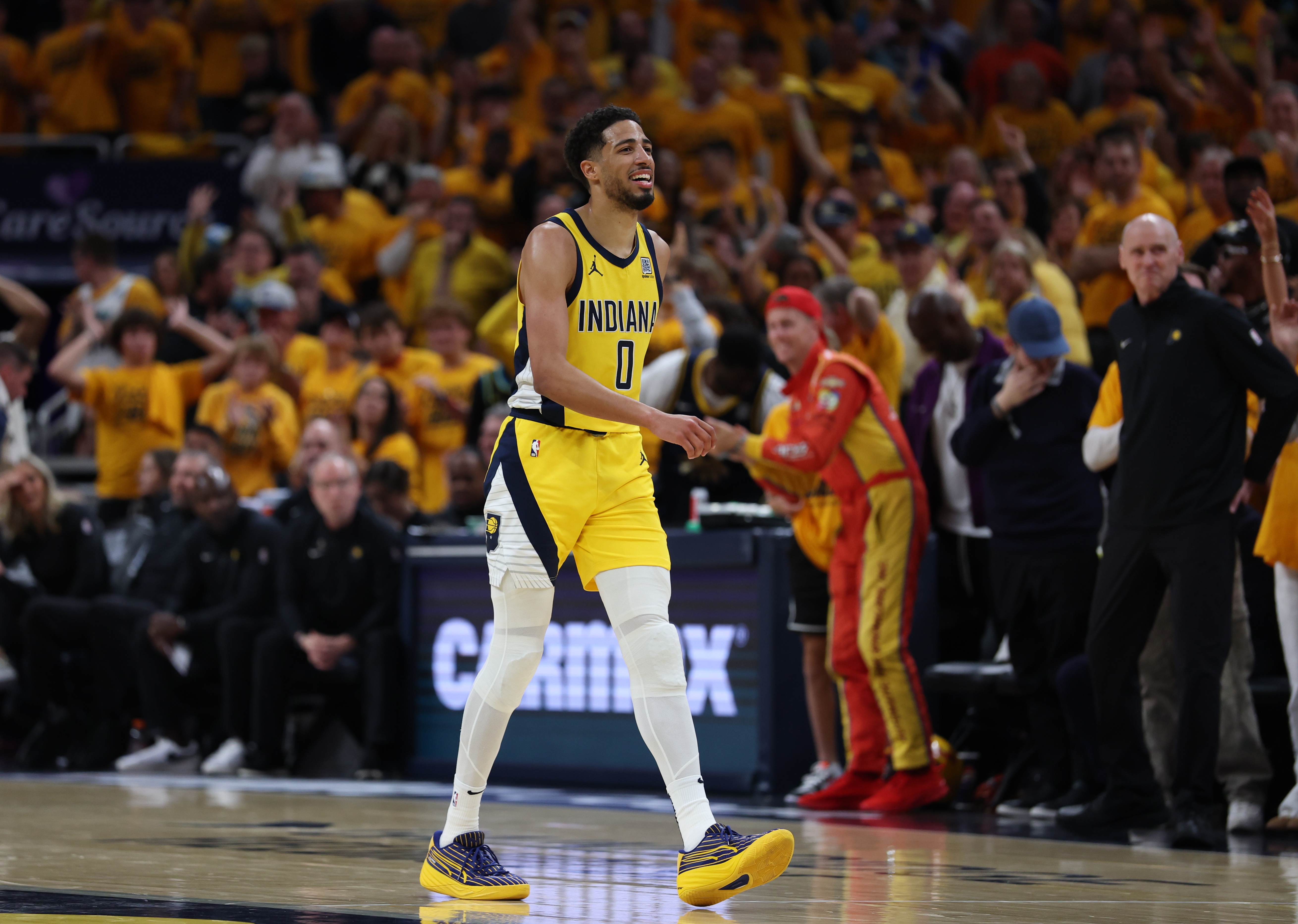 名嘴分析步行者贏雷霆三大關(guān)鍵 哈利有超巨表現(xiàn)&控籃板&攻擊雙塔