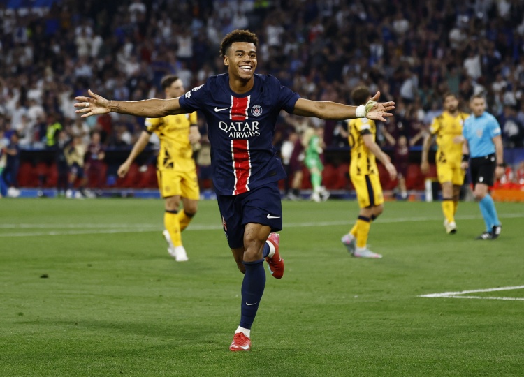 差點(diǎn)破億??20歲杜埃賽季15球16助身價(jià)暴漲翻3倍，1年前僅3000萬