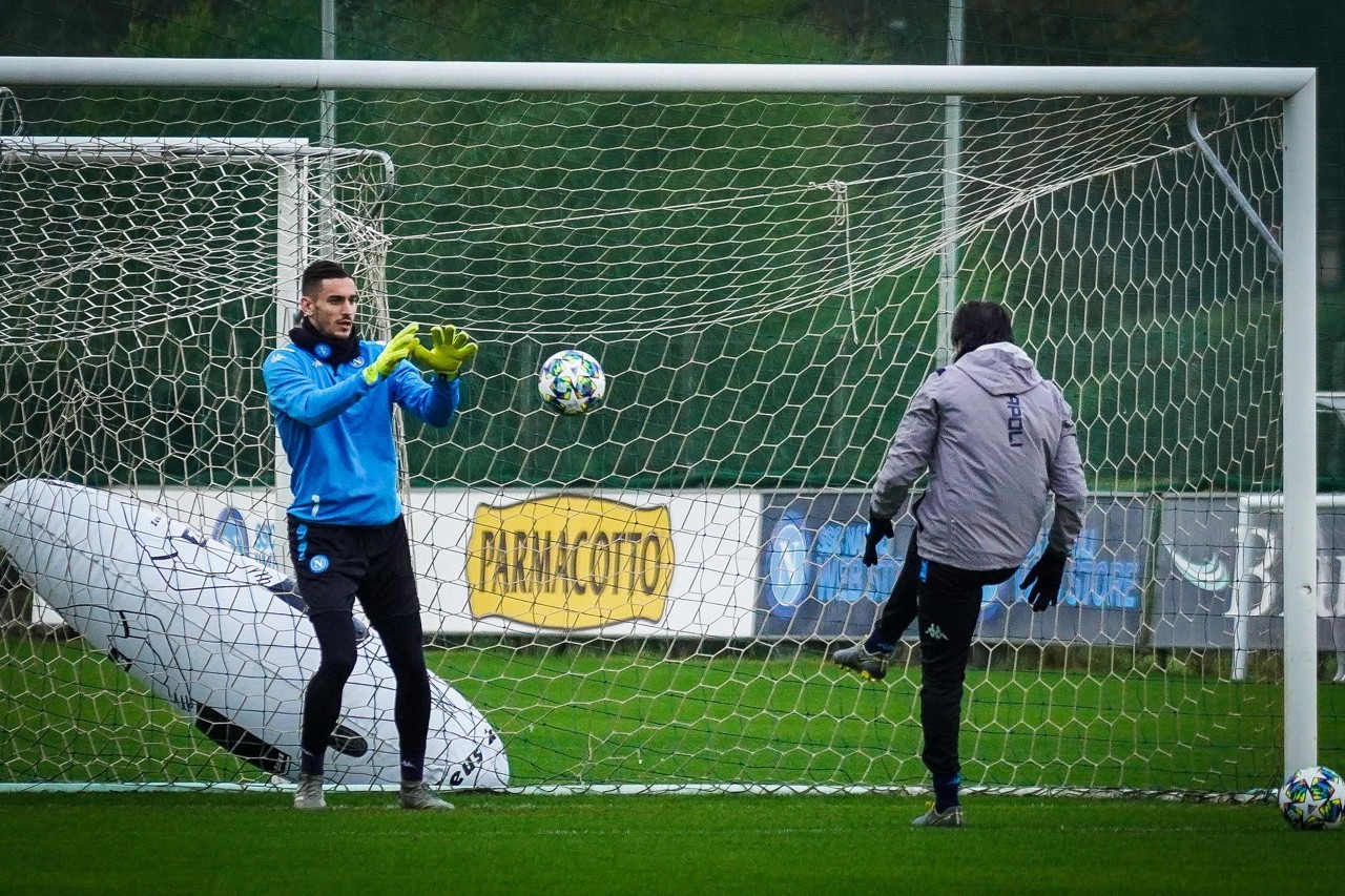 羅馬諾：梅雷特即將與那不勒斯續(xù)約至2027年，稅后年薪250萬(wàn)歐