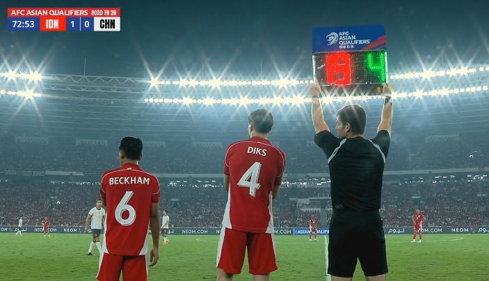 上貝克漢姆是吧！印尼第72分鐘換上球員“貝克漢姆”和迪克斯