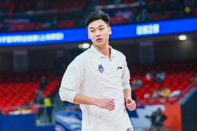 夏曉司：侯沛佐最近沒有參加山東的合練 他今夏離隊的可能非常大