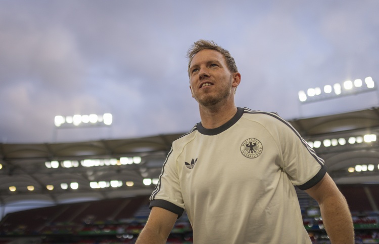 納格爾斯曼執(zhí)教期間，沃爾特馬德是第17位上演德國隊(duì)首秀的球員