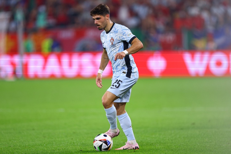 佩德羅-內(nèi)托：從沒見過裁判這樣的判罰 決賽踢誰都一樣