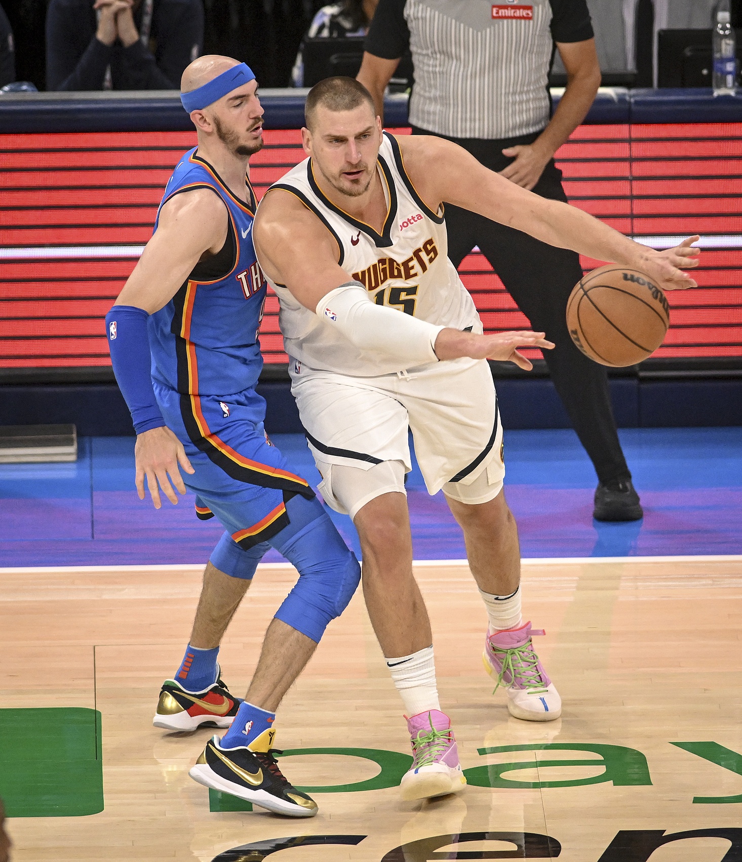 卡魯索：約基奇總是一副連環(huán)殺手的樣子 不講話卻總要把對(duì)手逼瘋