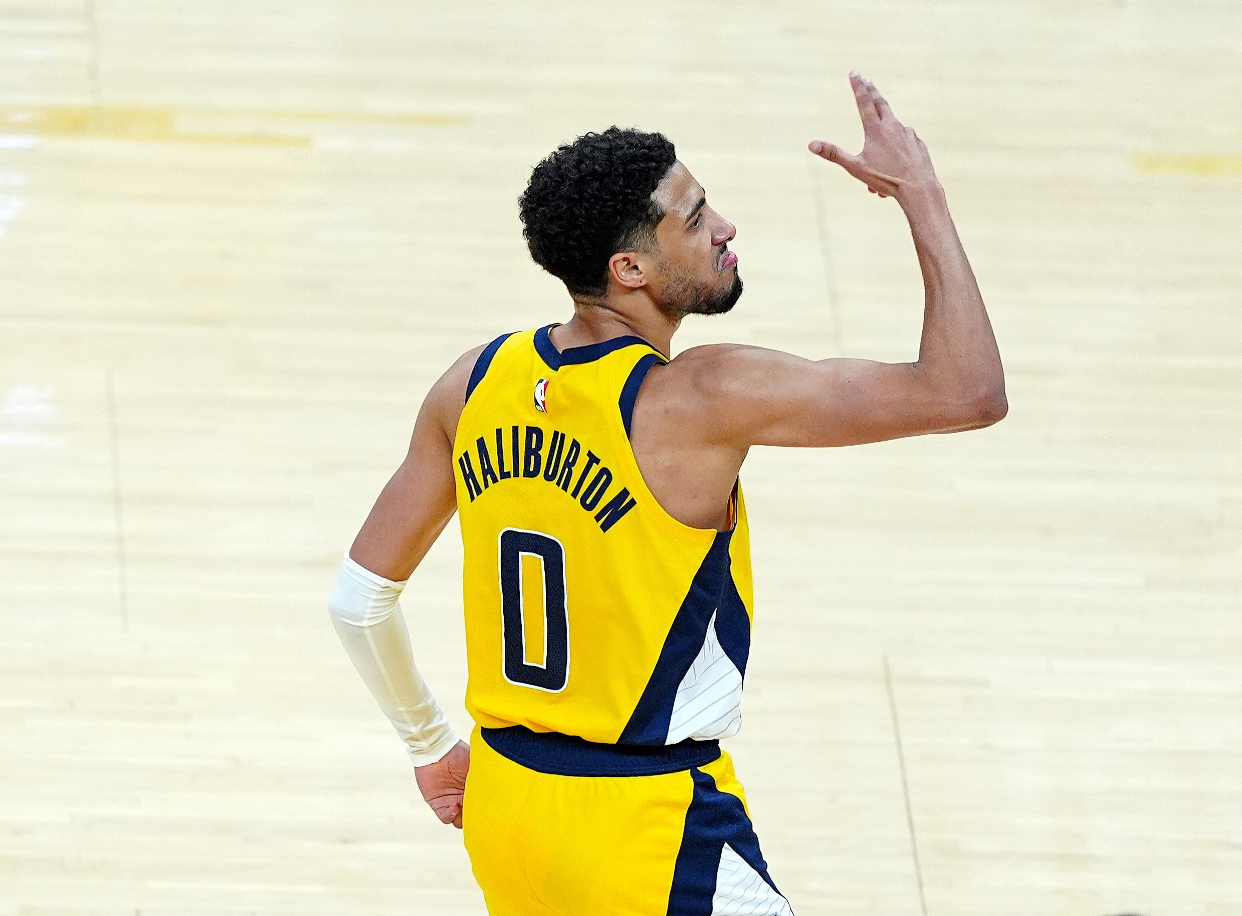 哈利伯頓：知道雷霆有多強大 但這樣奪冠了才更有含金量