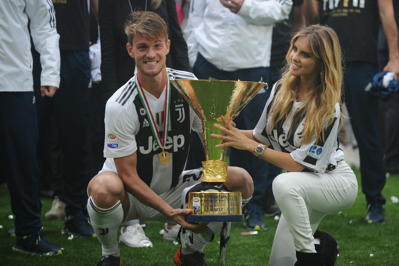 魯加尼妻子確認(rèn)兩人分手：接下來所有的事情將交給我的律師處理