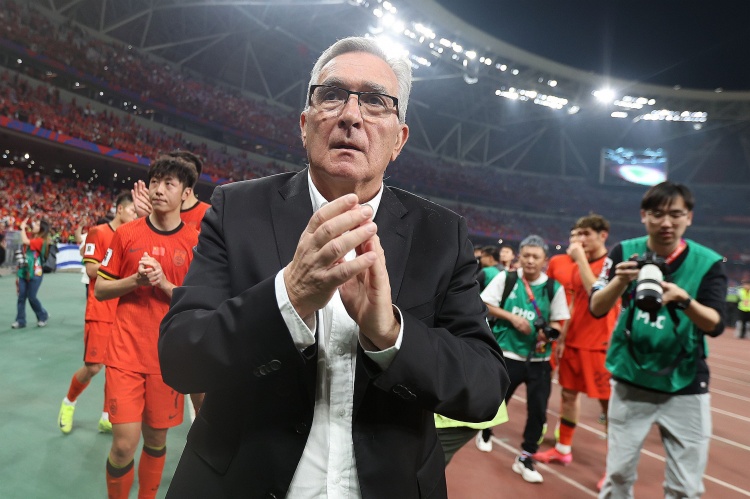 體壇：伊萬(wàn)暫不下課！東亞杯大概率依然由他率隊(duì)