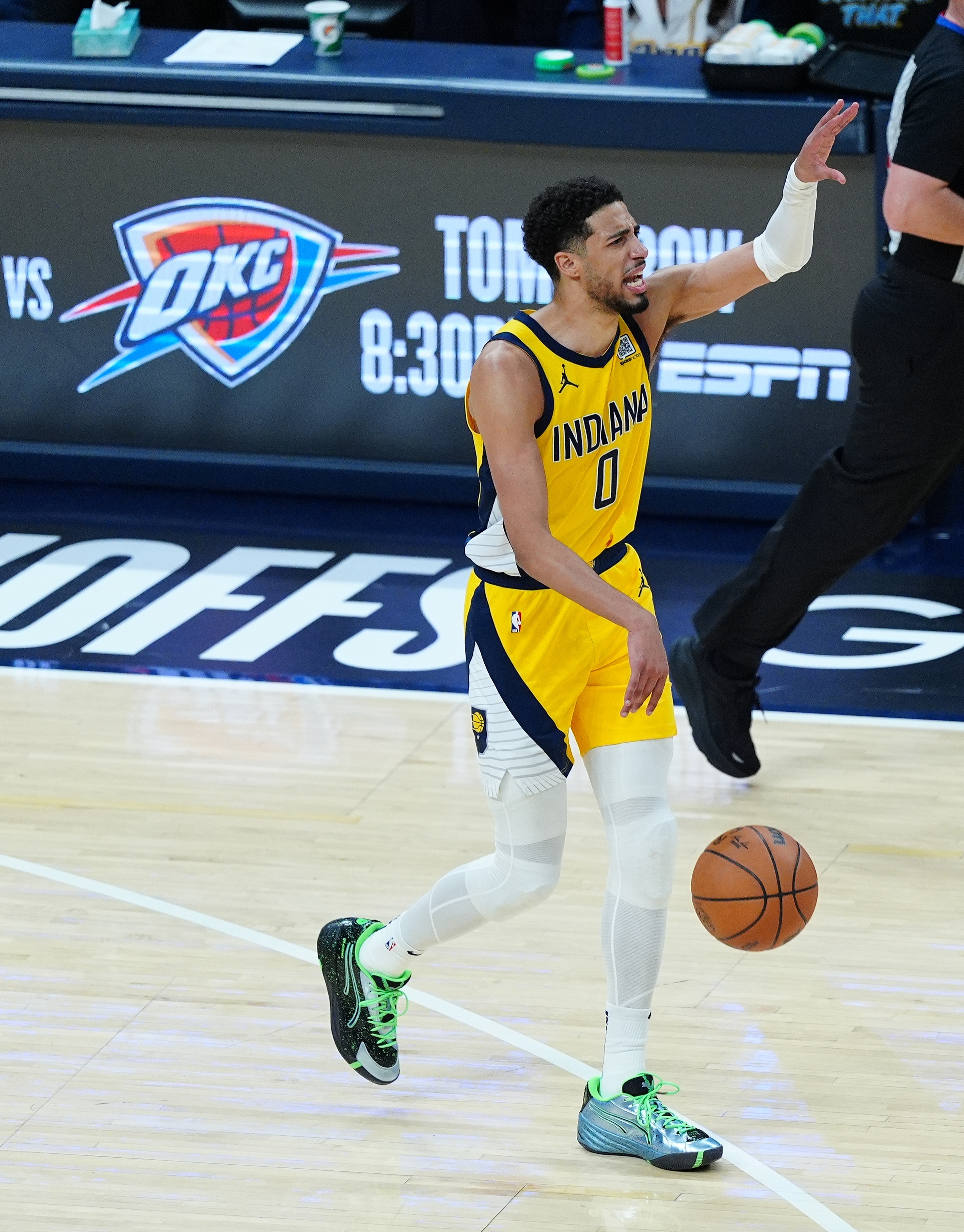 哈利談失誤：首次總決賽 第一節(jié)打得有些緊張 沒真正做好準備