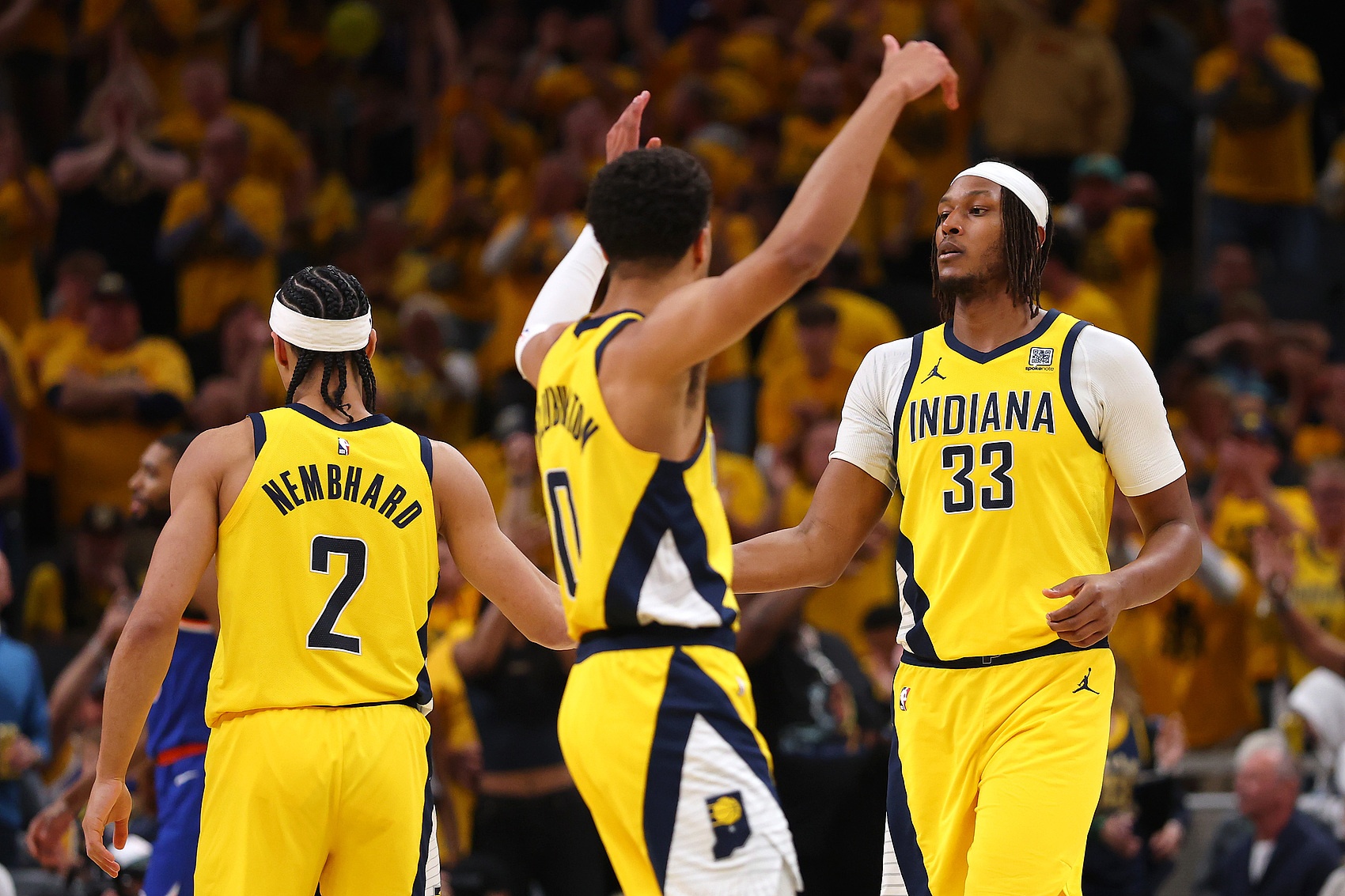 你們得支棱起來(lái)！特納&內(nèi)史密斯&內(nèi)姆哈德皆是4中1 合計(jì)僅13分