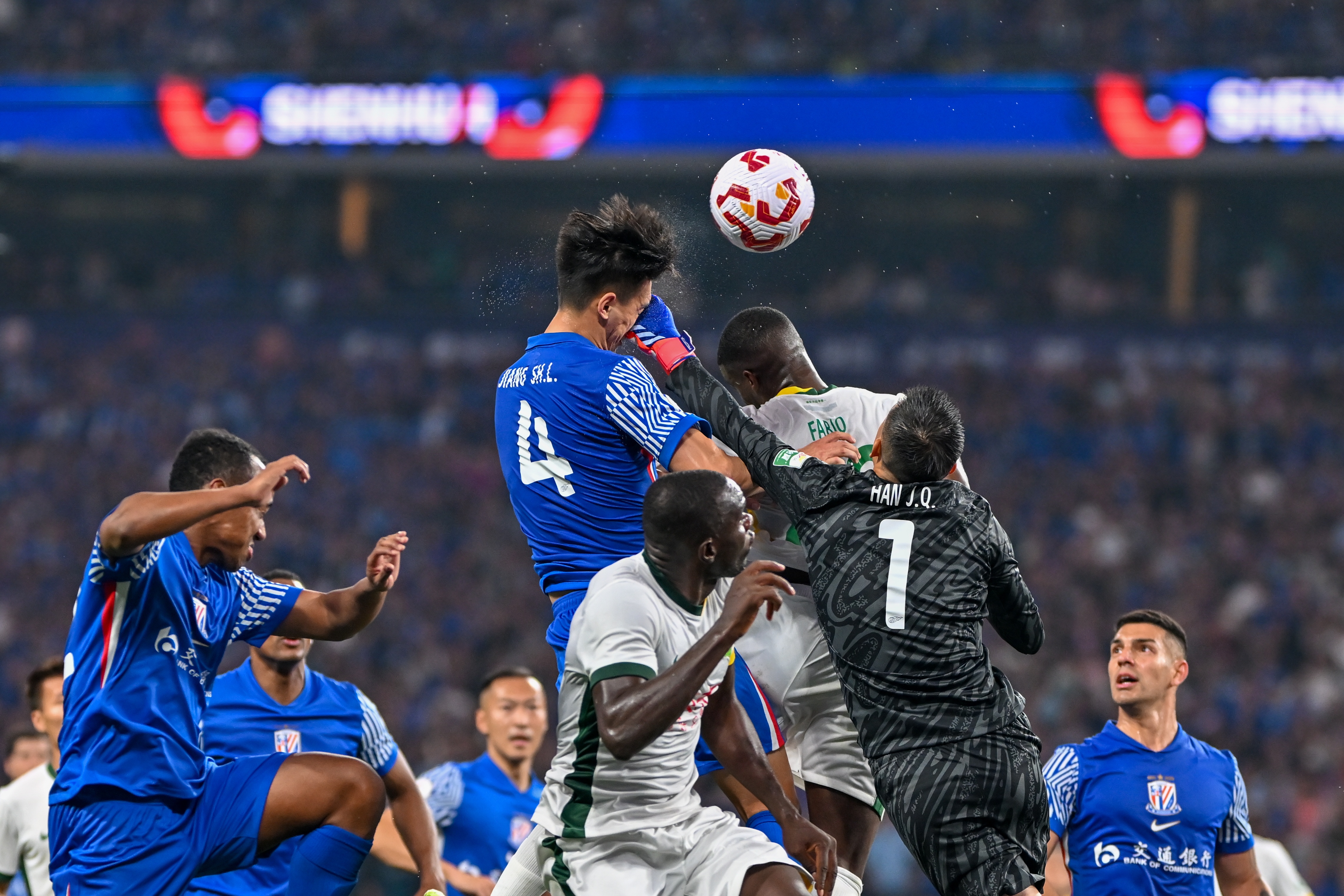 記者：申花14日客戰(zhàn)新鵬城，不排除朱辰杰、蔣圣龍雙雙缺陣