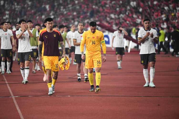 體壇：國(guó)足統(tǒng)一包下整座酒店60多個(gè)房間，采取全封閉式管理