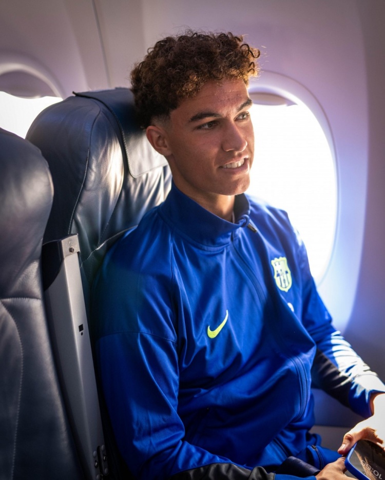 世體：多家俱樂部有意巴薩小將達(dá)維希，球員面臨抉擇