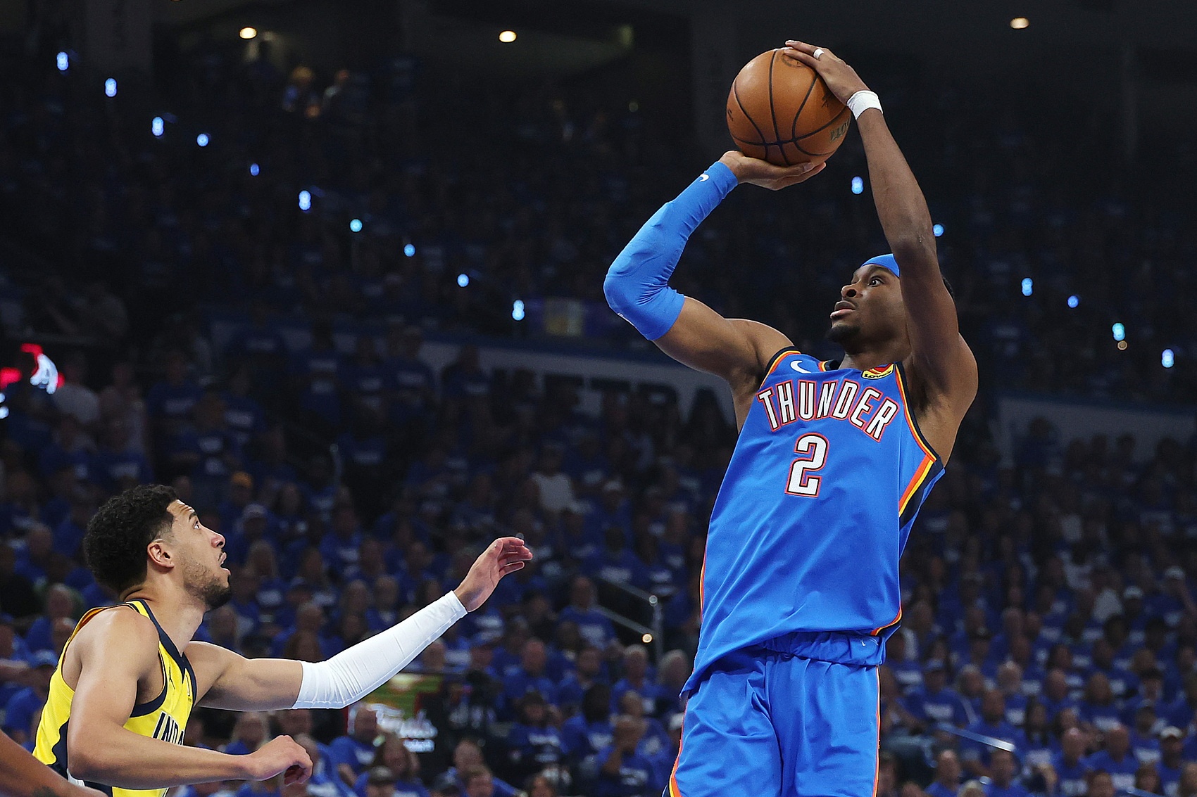 靜雨：SGA是場(chǎng)上絕對(duì)主宰&完爆哈利伯頓 后者能力達(dá)不到詹庫(kù)級(jí)別