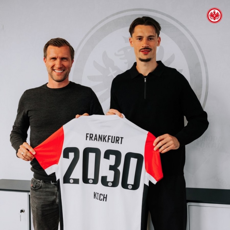 不去藥廠&多特！官方：28歲中衛(wèi)羅賓-科赫和法蘭克福續(xù)約至2030年