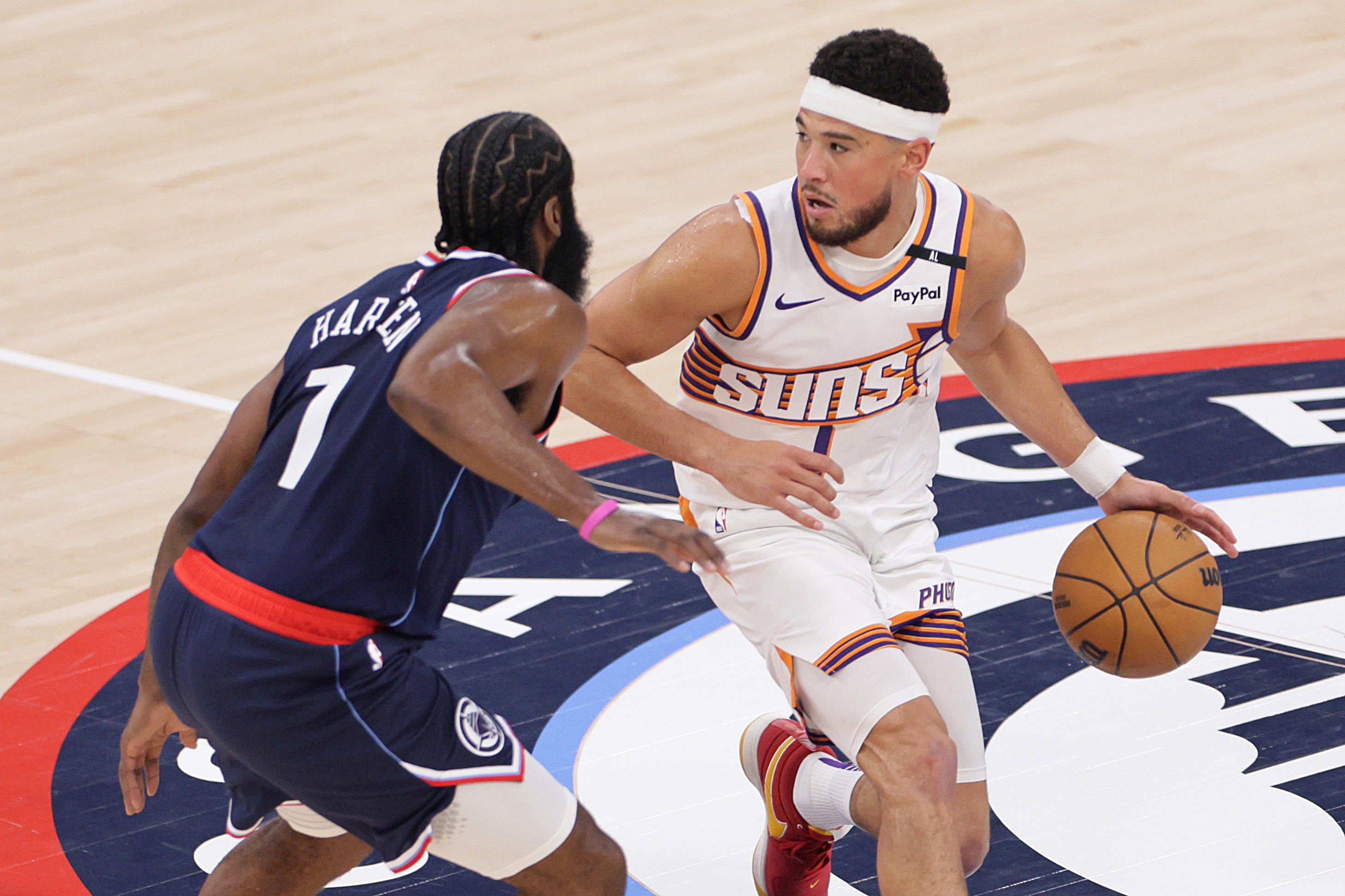 喬-約翰遜：太陽把布克當(dāng)哈登用 前者無法同時(shí)做到得分和組織