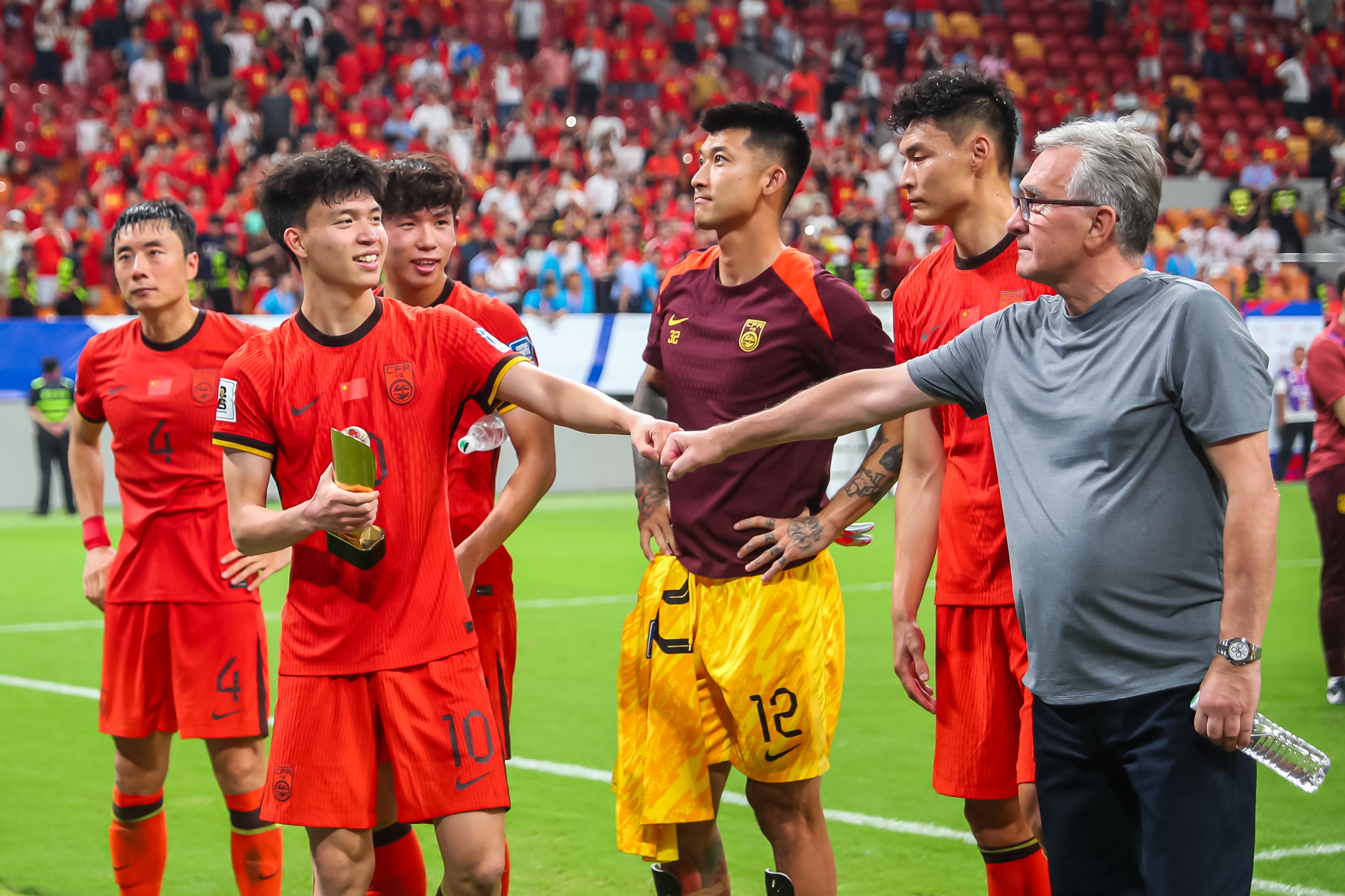 王鈺棟成為國足第215位&第4年輕進(jìn)球球員，侯永永成為第667位國腳