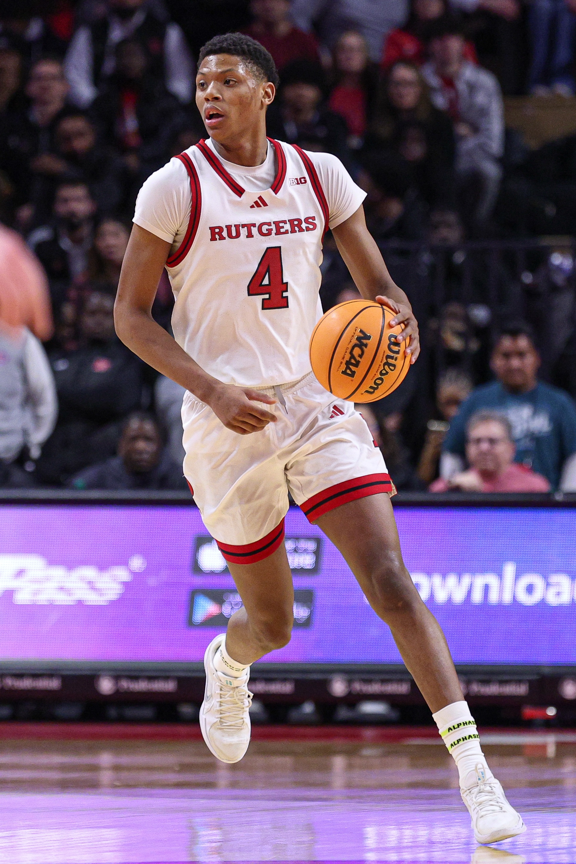 美記：鵜鶘尋求向上交易選秀權(quán) 多數(shù)高管認為埃斯-貝利是其目標