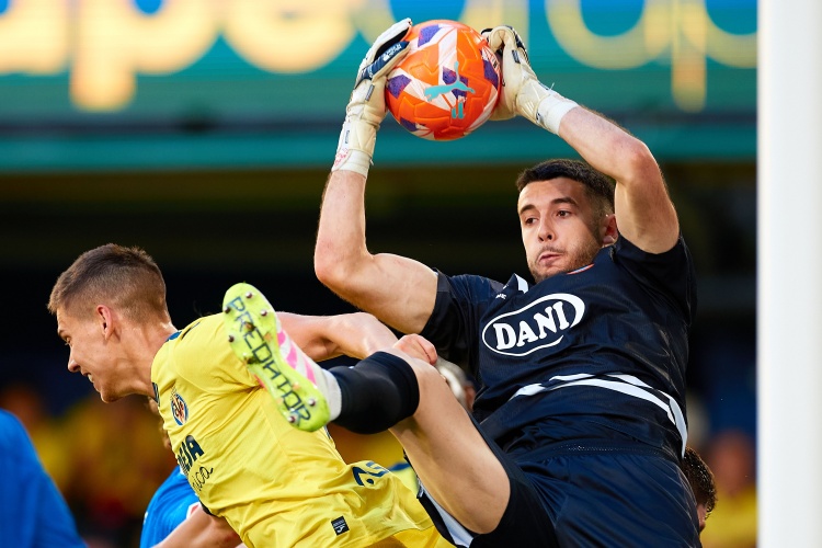 每體：巴薩已經(jīng)支付霍安-加西亞的解約金，只待下周簽署最終合同