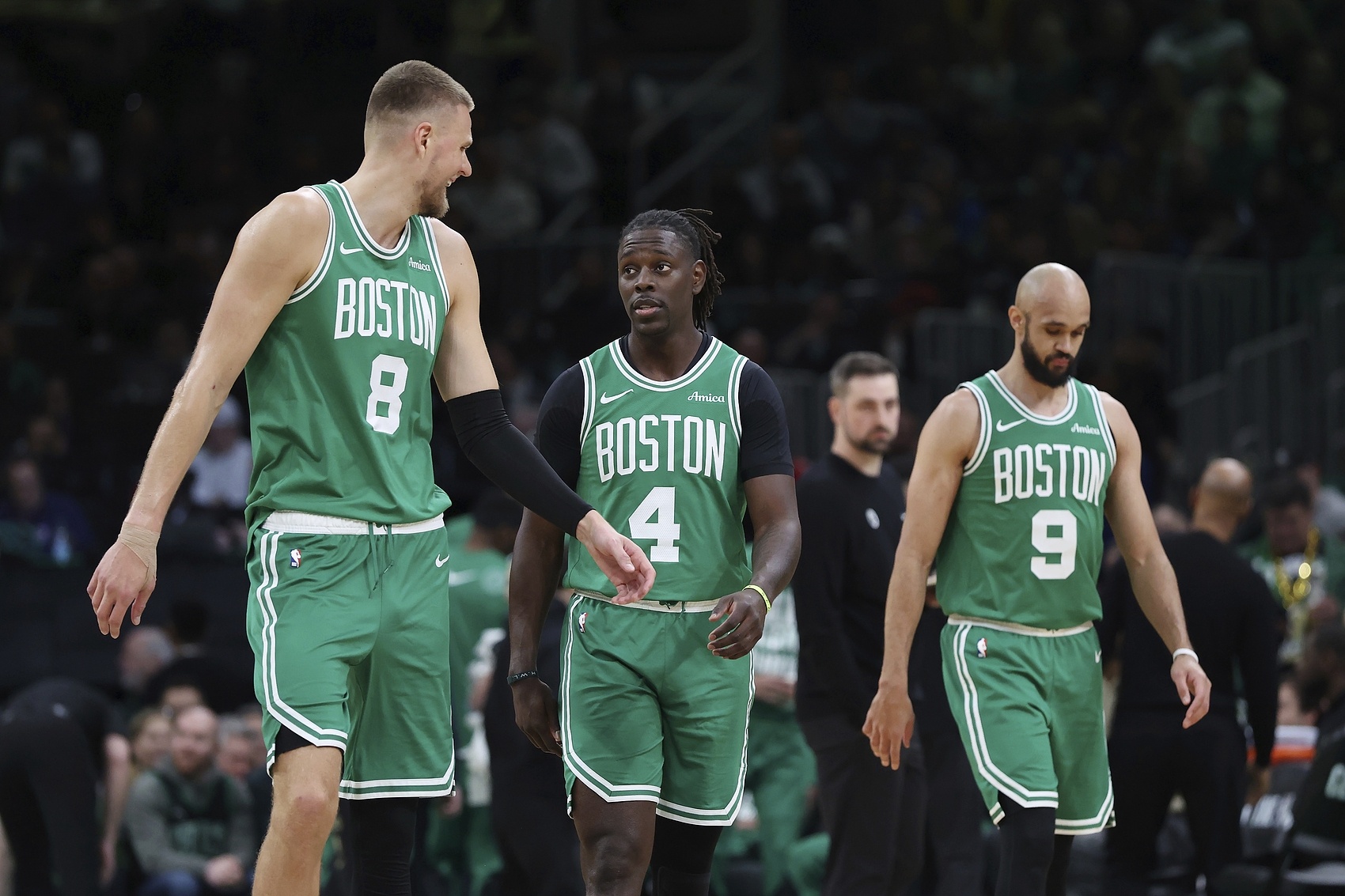 名記：綠軍確實(shí)在努力削減薪資 交易可能會(huì)持續(xù)到下賽季截止日前