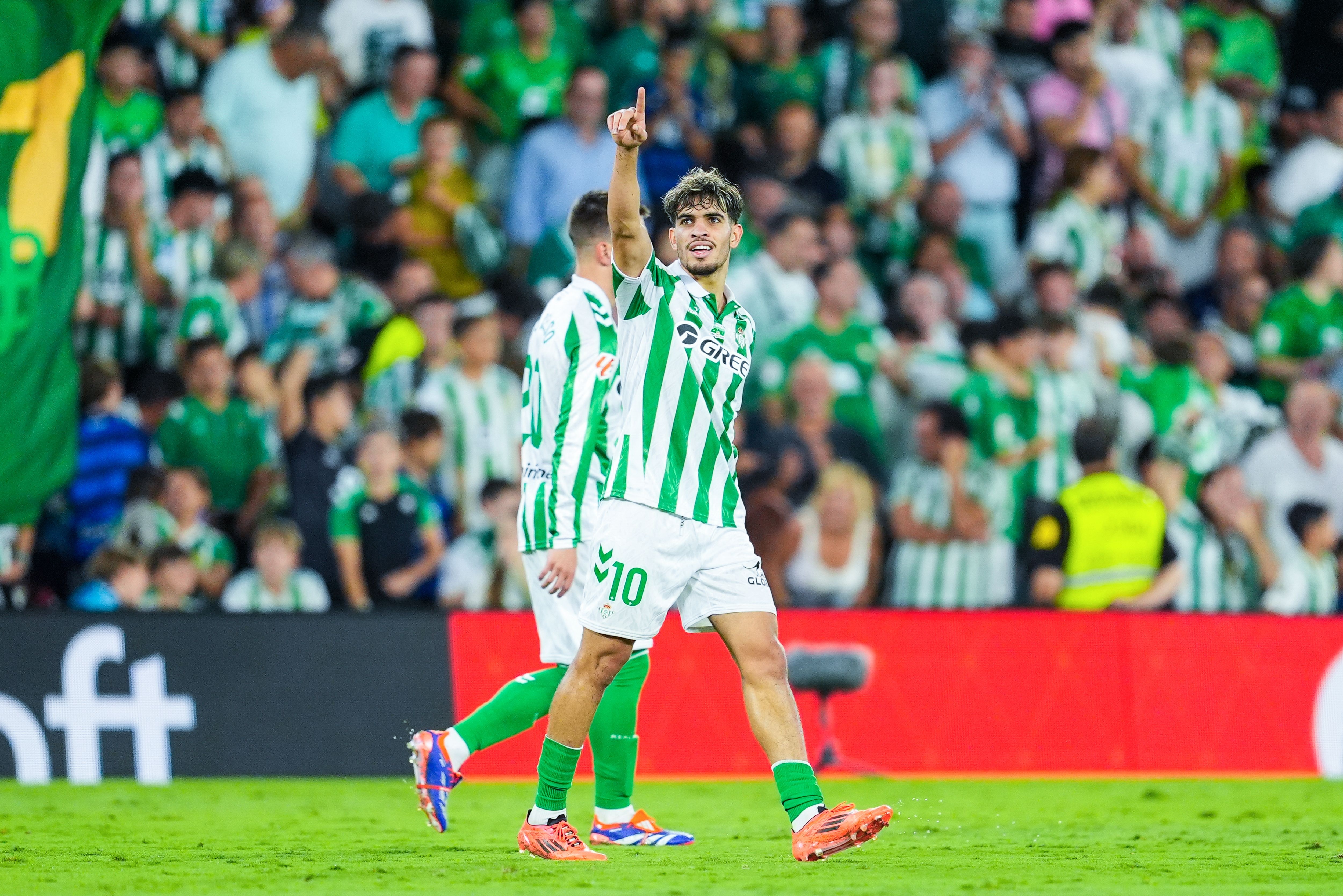 迪馬濟(jì)奧：科莫求購貝蒂斯邊鋒阿布德遇阻，羅馬乘機(jī)參與競爭