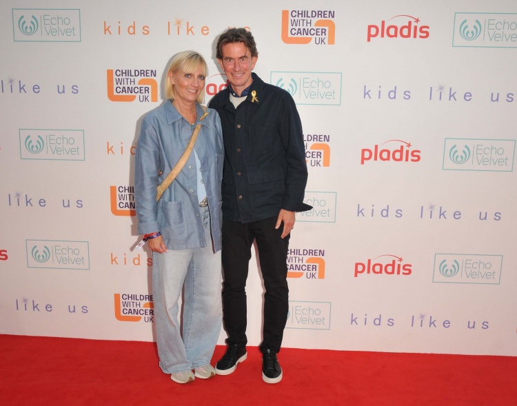 好老婆！弗蘭克執(zhí)教初期收入不高，妻子在經濟方面給了很大支持