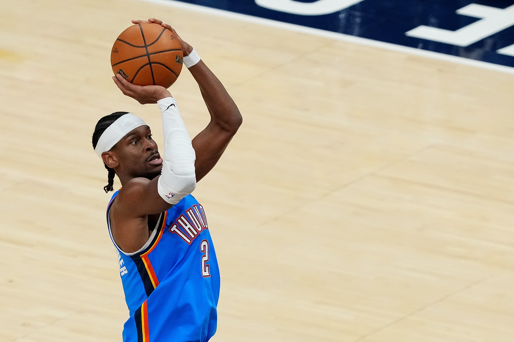 末節(jié)得到15分！卡萊爾：SGA獲得了一些罰球機(jī)會(huì) 他是MVP級(jí)別球員