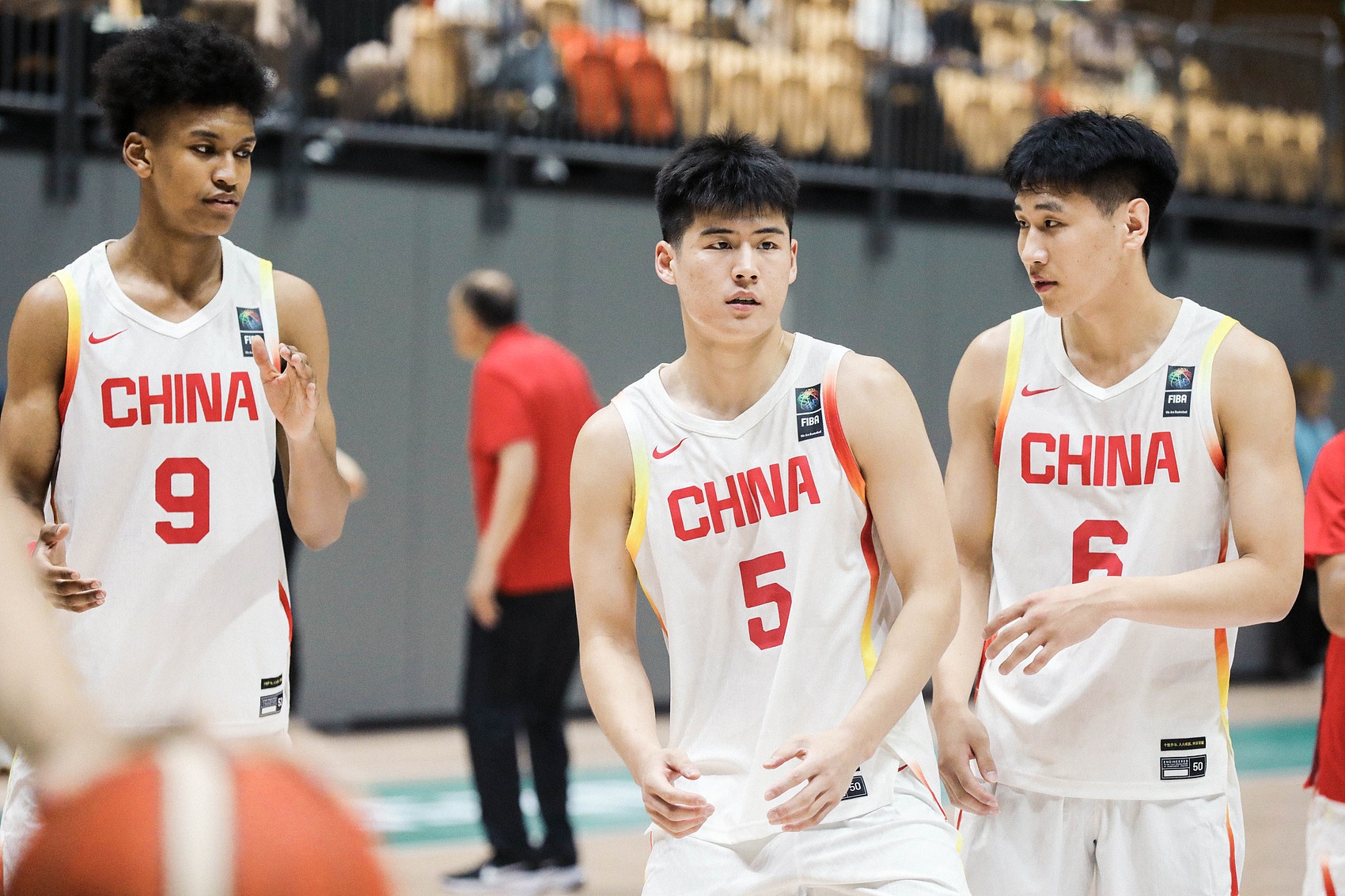 彈無虛發(fā)！陳家政4投4中拿到13分3板 三分3中3