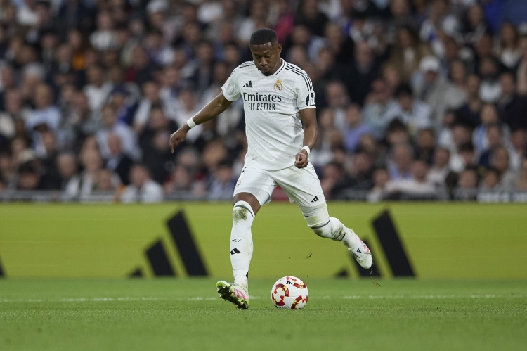 稅后年薪1300萬！阿斯：阿拉巴想履行完最后一年合同，皇馬尊重他