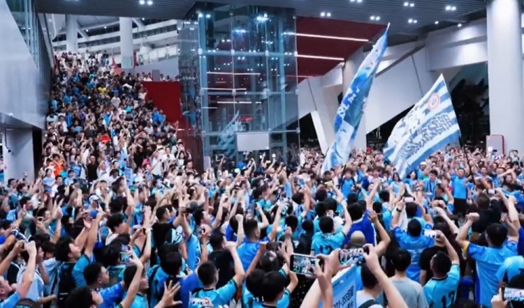 我們想要用更年輕的方式 將比賽日打造成一個球迷相聚的節(jié)日