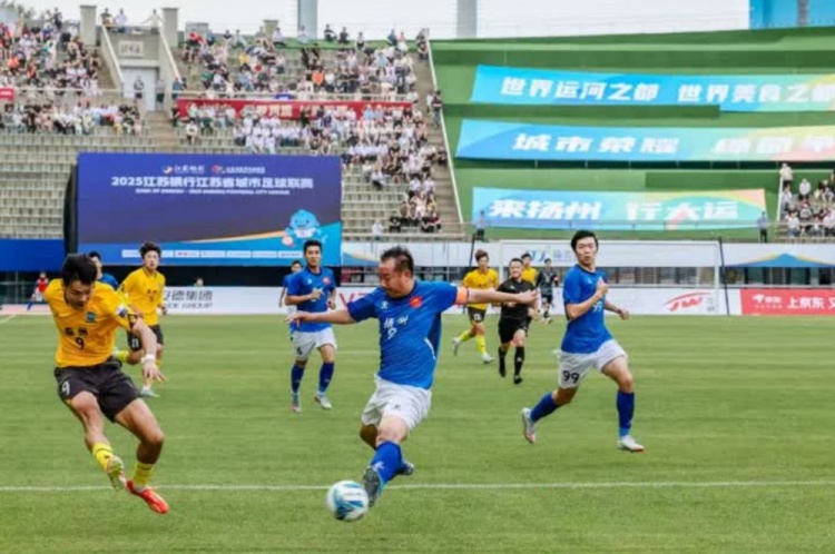 揚(yáng)州隊(duì)球員邵楊天減重13公斤：只要站在場(chǎng)上就要對(duì)得起揚(yáng)州二字