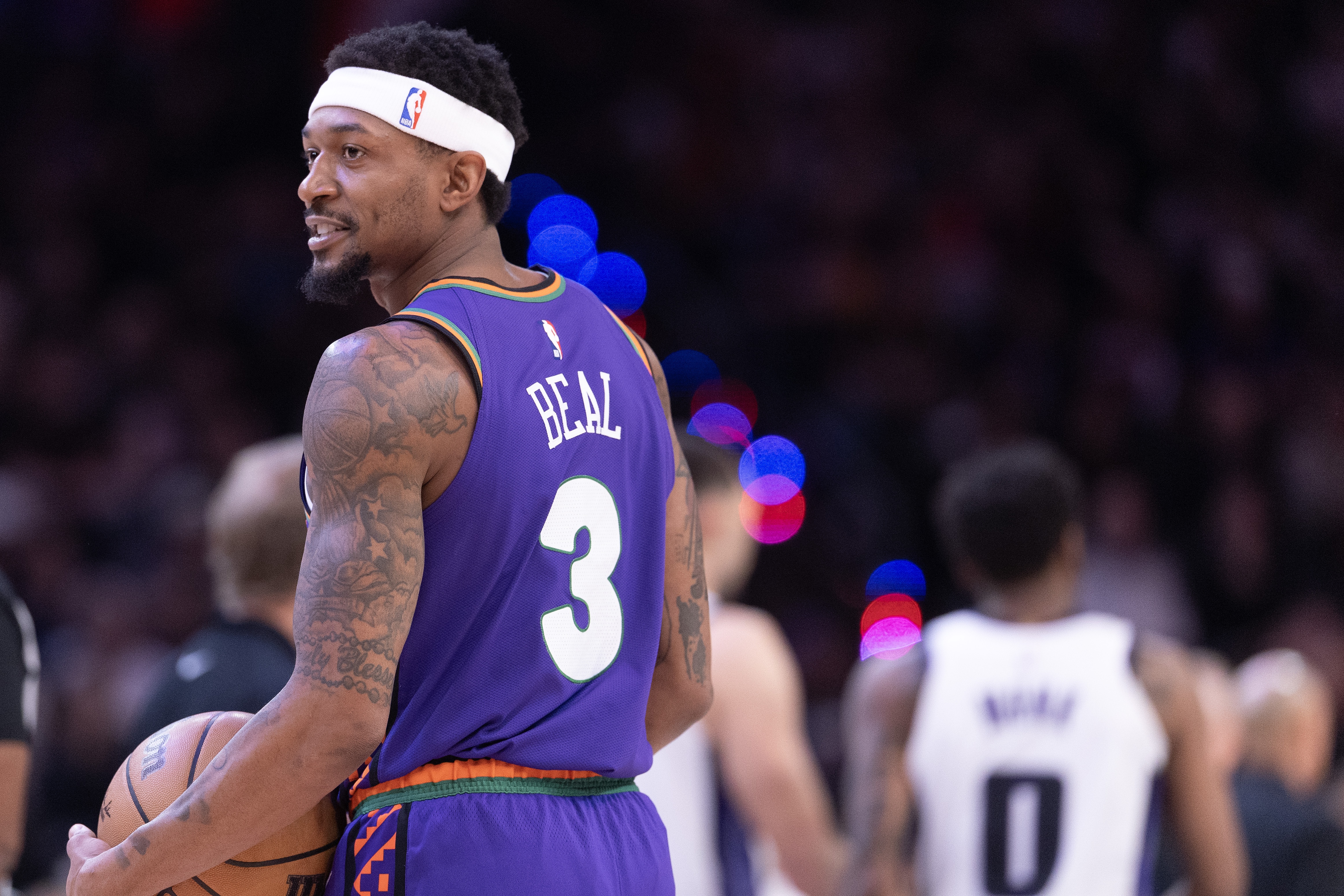 美記：太陽對(duì)比爾抱有希望 希望KD離隊(duì)能讓他打出合同該有的表現(xiàn)